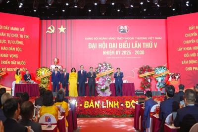 Đảng bộ Vietcombank: “Đoàn kết - Dân chủ - Bản lĩnh - Đột phá - Phát triển Đảng bộ Vietcombank: “Đoàn kết - Dân chủ - Bản lĩnh - Đột phá - Phát triển