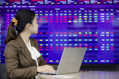 bongdaso dữ liệu sau đỉnh đầu cơ: Trở về giá trị cơ bản - Tạp chí Tài chính VN-Index sau đỉnh đầu cơ: Trở về giá trị cơ bản
