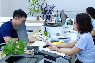 Quảng Ninh đẩy mạnh cải cách hành chính vì mục tiêu tăng trưởng hai con số Quảng Ninh đẩy mạnh cải cách hành chính vì mục tiêu tăng trưởng hai con số