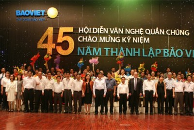 Tập đoàn Bảo Việt kỷ niệm 45 năm thành lập
 và đón nhận Huân chương Độc lập hàng Nhì
