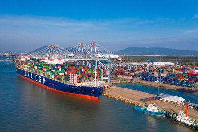 Hàng hóa thông qua cảng biển tăng trong 11 tháng