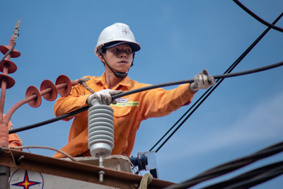Tập đoàn Điện lực Việt Nam: Triển khai đồng bộ nhiều giải pháp chuẩn bị cung cấp điện năm 2024