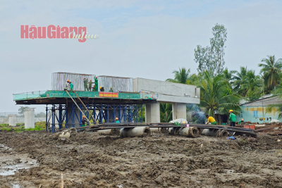 Bài 1: Triển khai các tuyến cao tốc còn chậm do thiếu cát
