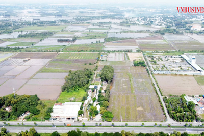 Dân chọn cất tiền vào nhà băng, đất vùng ven 'ế dài' dù giảm tới quá nửa so với đỉnh sốt
