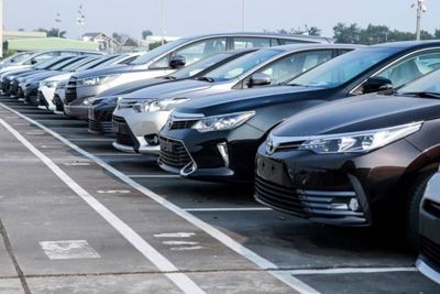 Kết thúc 2023, doanh số thị trường ô tô Việt Nam sụt giảm mạnh