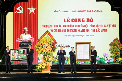 Chủ tịch Quốc hội Vương Đình Huệ dự Lễ công thành lập thị xã Việt Yên, tỉnh Bắc Giang