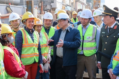 Thủ tướng kiểm tra hiện trường, thúc đẩy tiến độ dự án đường sắt Nhổn-ga Hà Nội