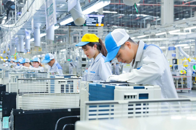 Nhà đầu tư nước ngoài tấp nập vào Việt Nam
