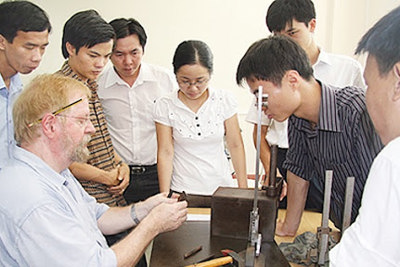 Bảo đảm quyền lợi của người lao động nước ngoài tại Việt Nam
