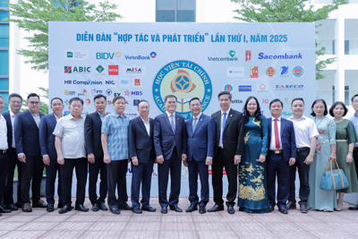 Chùm ảnh: Thứ trưởng Bùi Văn Khắng dự Diễn đàn Hợp tác và Phát triển
