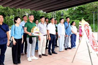 Chùm ảnh: Theo bước chân về nguồn cùng Đoàn công tác Tạp chí Kinh tế - Tài chính Chùm ảnh: Theo bước chân về nguồn cùng Đoàn công tác Tạp chí Kinh tế - Tài chính
