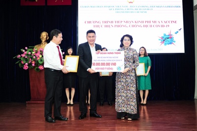 Tập đoàn Hưng Thịnh trao tặng 50 tỷ đồng mua vaccine phòng ngừa Covid-19