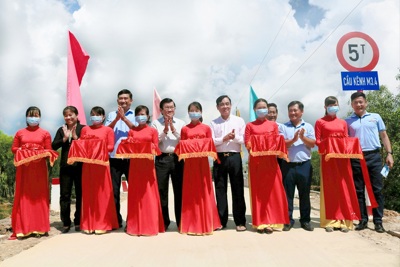 Vietbank tài trợ 5 tỉ đồng xây 6 cầu ở xã biên giới tỉnh Long An 