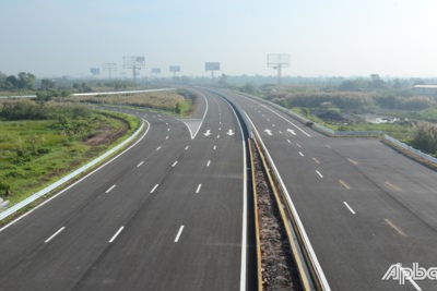 Đưa tuyến cao tốc Trung Lương - Mỹ Thuận phục vụ lưu thông dịp Tết Nguyên đán 2022
