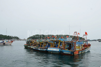 Ngư dân chật vật bám biển khi giá xăng, dầu tăng