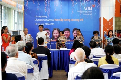 Khách hàng VIB trúng chuyến du lịch Mỹ trong chương trình “Vun đắp tương lai”