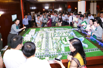 Khách hàng chen chân mua nhà dự án Dragon Village