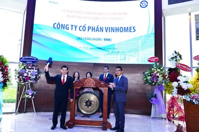 2,68 tỷ cổ phiếu Vinhomes chính thức lên sàn với giá 92.100 đồng/cổ phiếu 2,68 tỷ cổ phiếu Vinhomes chính thức lên sàn với giá 92.100 đồng/cổ phiếu