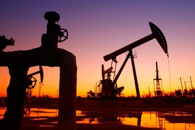 OPEC và đồng minh quyết giảm sản lượng, giá dầu lên sát 60USD/thùng 
