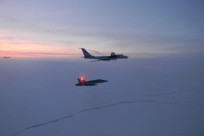 [Infographics] Tiêm kích CF-18 Canada bay vọt lên chặn "gấu già" Tu-142