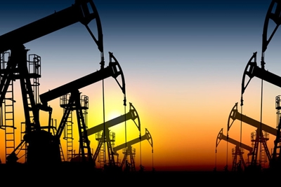 Cung dầu Mỹ tăng, giá dầu giảm 
