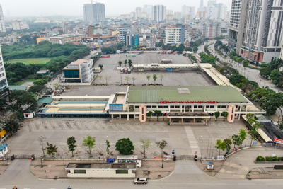 [Video] Nhìn từ trên cao các bến xe ở thủ đô Hà Nội không bóng người