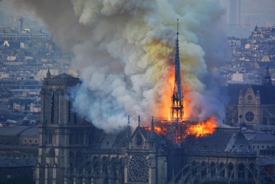 Những cấu trúc bị lửa thiêu rụi tại Nhà thờ Đức Bà Paris