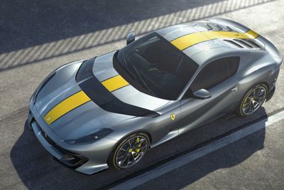 Ferrari sẽ trình làng siêu xe động cơ V12 mới trong tháng 5