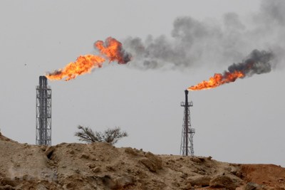 Mỹ chính thức chấm dứt miễn trừ trừng phạt nhập khẩu dầu Iran