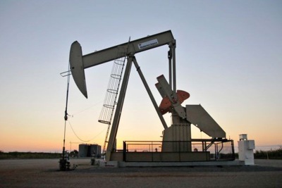 Căng thẳng địa chính trị, nguồn cung hạn chế đẩy giá dầu tăng mạnh 