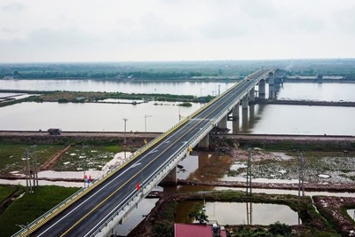 [Video] Cầu 1.100 tỷ ở Nam Định được thông xe