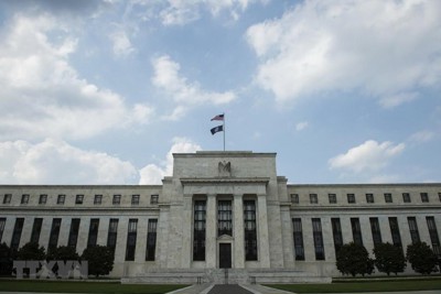 [Infographics] Fed quyết định giữ nguyên lãi suất ở mức 0-0,25%