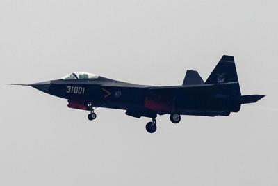 [Infographics] Tậu S-400, Thổ Nhĩ Kỳ chấp nhận bỏ "thần điểu" F-35 để chọn "làn khói đen" từ Trung Quốc?