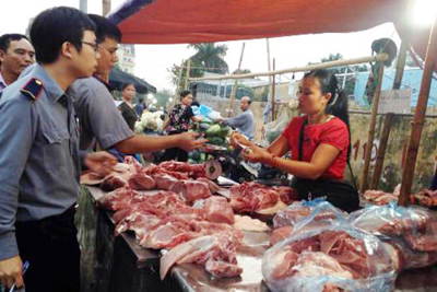 [Video] Nói không với thực phẩm giả và kém chất lượng, Hà Nội đóng cửa 52 cơ sở vi phạm 