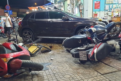 [Video] Nhìn lại vụ nữ tài xế lái Mercedes tông hàng loạt xe máy ở Sài Gòn tối 7/7