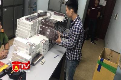 [Video] Công an Hà Nội bắt giữ đối tượng mua bán 3.500 bao thuốc lá nhập lậu