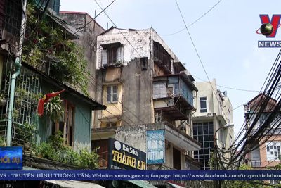 [Video] Hàng trăm chung cư cũ ở Hà Nội đang nằm chờ cải tạo