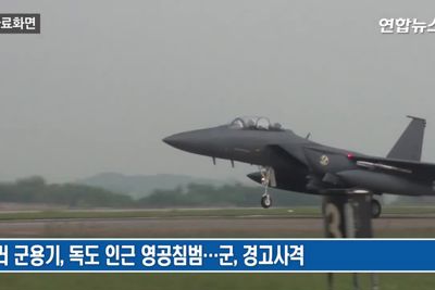 [Video] Tiêm kích Hàn Quốc chặn máy bay ném bom Moscow xâm nhập không phận 