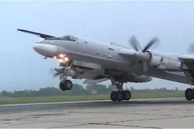 [Video] Đáp trả Hàn Quốc, Nga tung video máy bay ném bom bị chặn trên biển