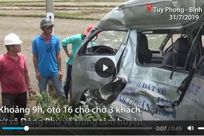 [Video] Ôtô biến dạng sau khi bị tàu hỏa kéo lê 200 m ở Bình Thuận