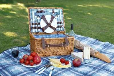 [Infographics] Những món đồ cần mang cho chuyến picnic trong ngày 