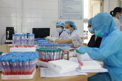 [Infographics] Việt Nam xét nghiệm RealTime-PCR COVID-19 tối đa 46.000 mẫu mỗi ngày