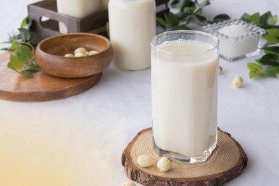 [Video] Tự làm sữa hạt sen giúp an thần, chống lão hóa 