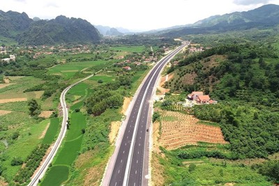 [Video] Đường cao tốc 12.000 tỷ sắp hoàn thành nối Bắc Giang với Lạng Sơn