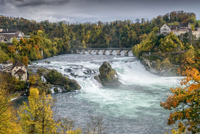 [Video] Cảnh sắc mùa thu ở thác nước lớn nhất châu Âu