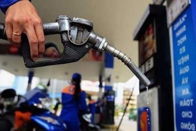  Giá xăng dầu vững đà giảm