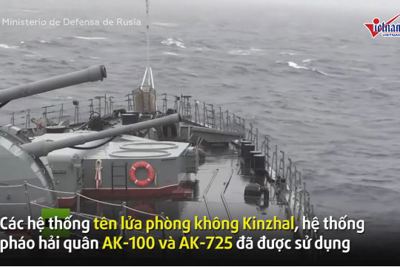 [Video] Xem tên lửa siêu thanh Nga tiêu diệt mục tiêu trên biển