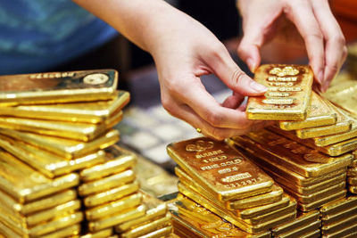 Giá vàng thế giới ổn định ở mức cao, vàng trong nước giảm nhẹ 