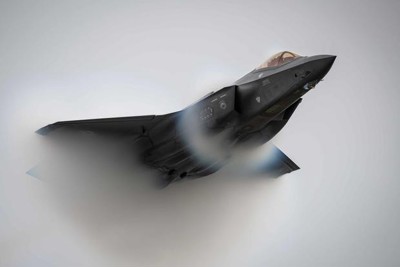 [Ảnh] Tiêm kích F-35 bắn nhầm UAV tàng hình đắt tiền XQ-58A Valkyrie khi luyện tập?