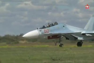 [Video] Dàn “chim sắt” quân sự Nga diễn tập ném bom trên bán đảo Crimea 